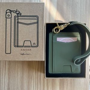 Andar Denner Wallet in Olive